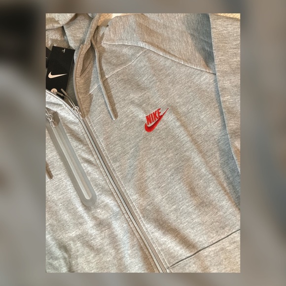 Nike Track Suit - Picture 4 of 8